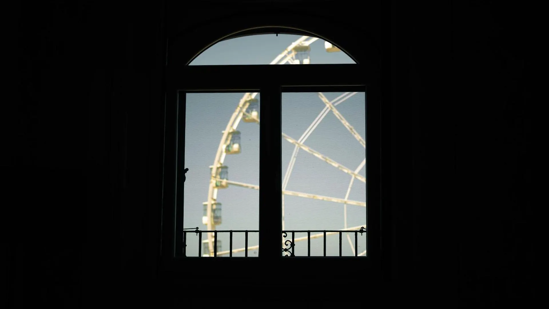 バーリ8 Archi Sul Mare Exclusive Ferris Wheel Viewアパートメント アパート バーリ