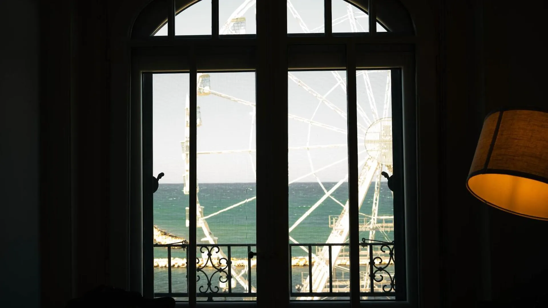 アパート バーリ8 Archi Sul Mare Exclusive Ferris Wheel Viewアパートメント